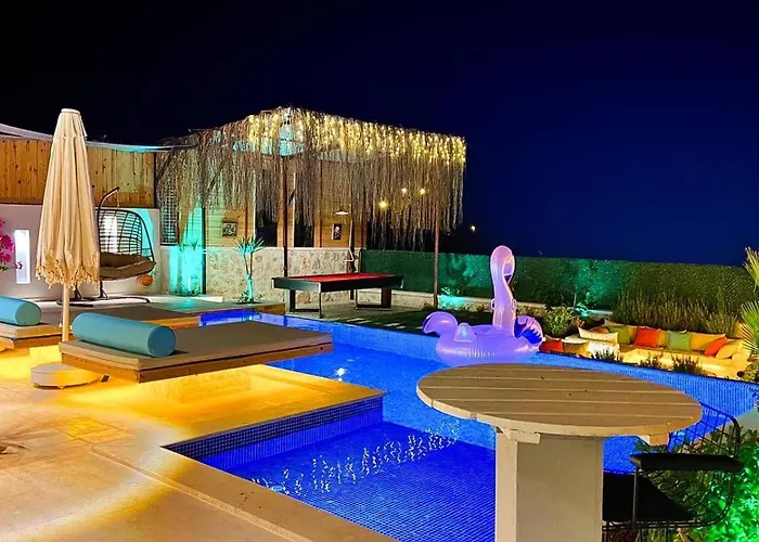 Caykoey 2 Bedroom Secluded With Private Pool Hot Tub