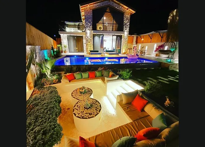 Caykoey 2 Bedroom Secluded With Private Pool Hot Tub 别墅 *