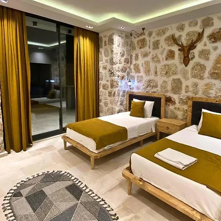 Caykoey 2 Bedroom Secluded With Private Pool Hot Tub וילה